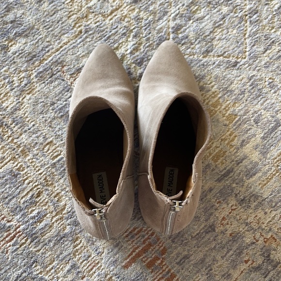 Steve Madden Ankle Boots in Taupe Suede - Picture 5 of 6